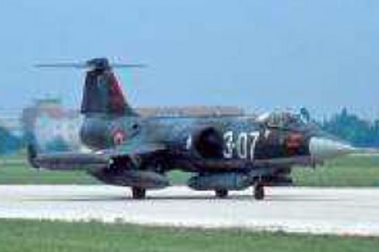 Italeri F-104G Recce Upgraded Edition