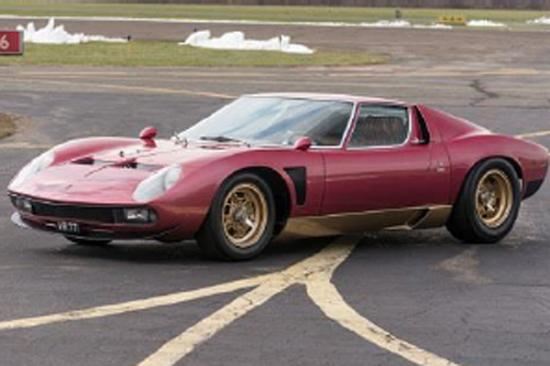 Italeri 1/24 Lamborghini Miura Jota Svj