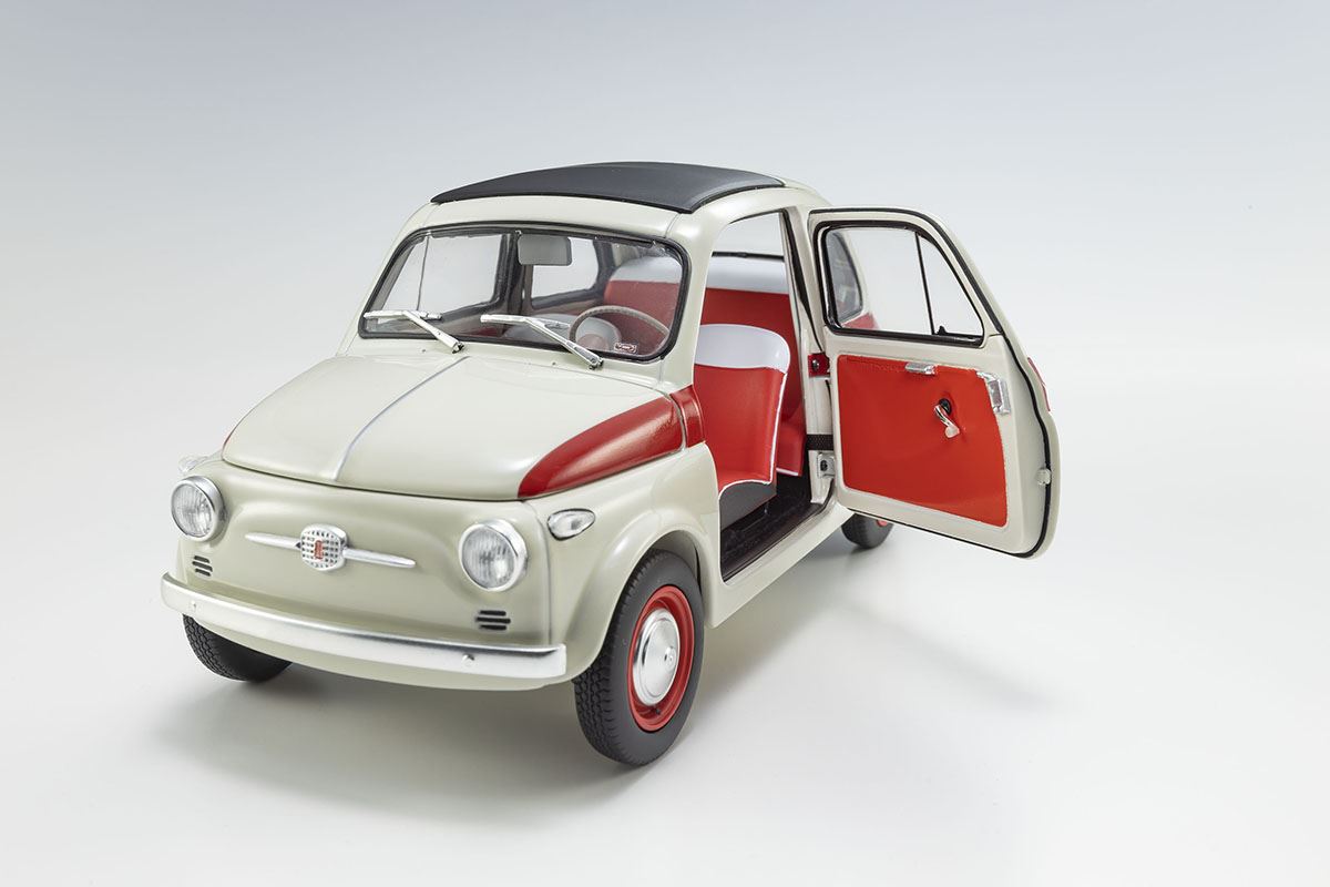 Kyosho 1:18 Fiat Nuova 500 Sport Light Gray/Red Line