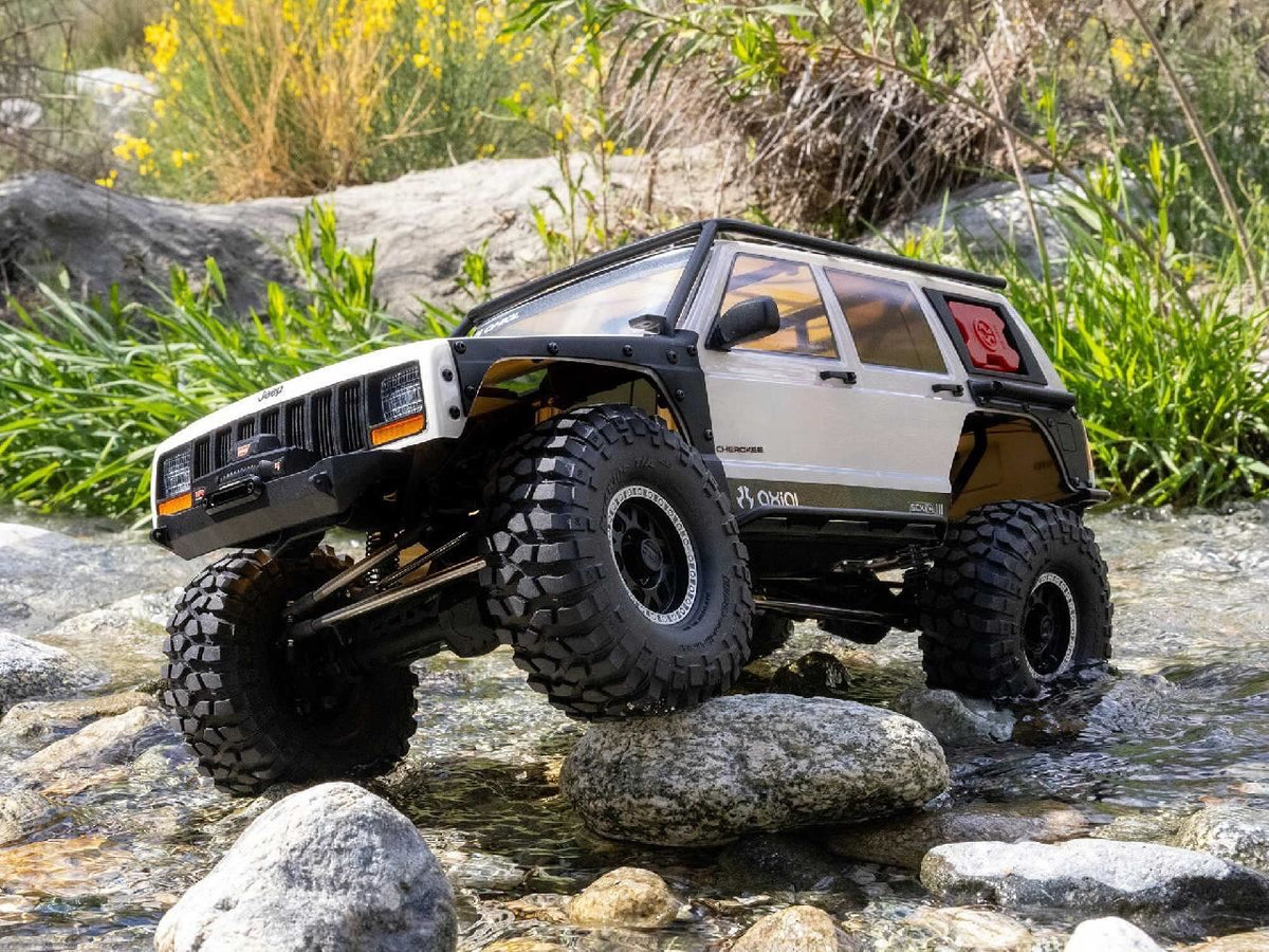 Axial 1/10 Scx10 Iii Jeep Cherokee Xj 4X4 Rtr Rock Crawler, White