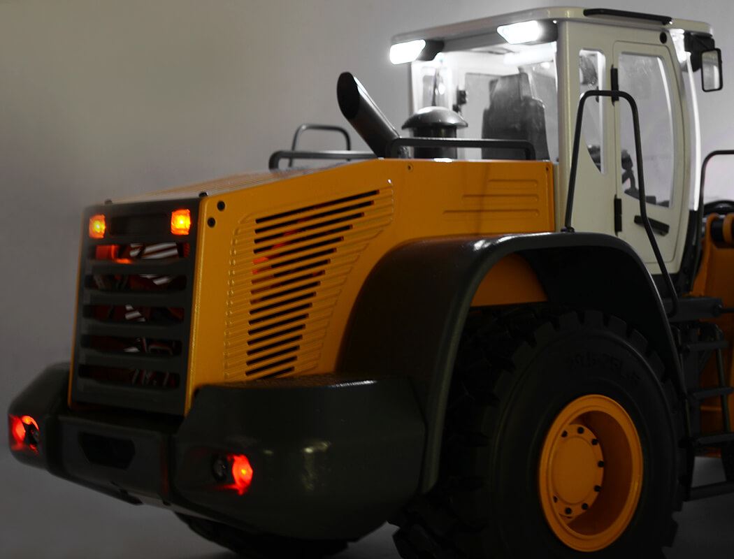 RC4WD 1/14 EARTH MOVER 870K HYDRAULIC WHEEL LOADER (YELLOW AND WHITE)