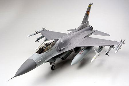 Tamiya 1/32 Lockheed F-16 Cj F.Falcon