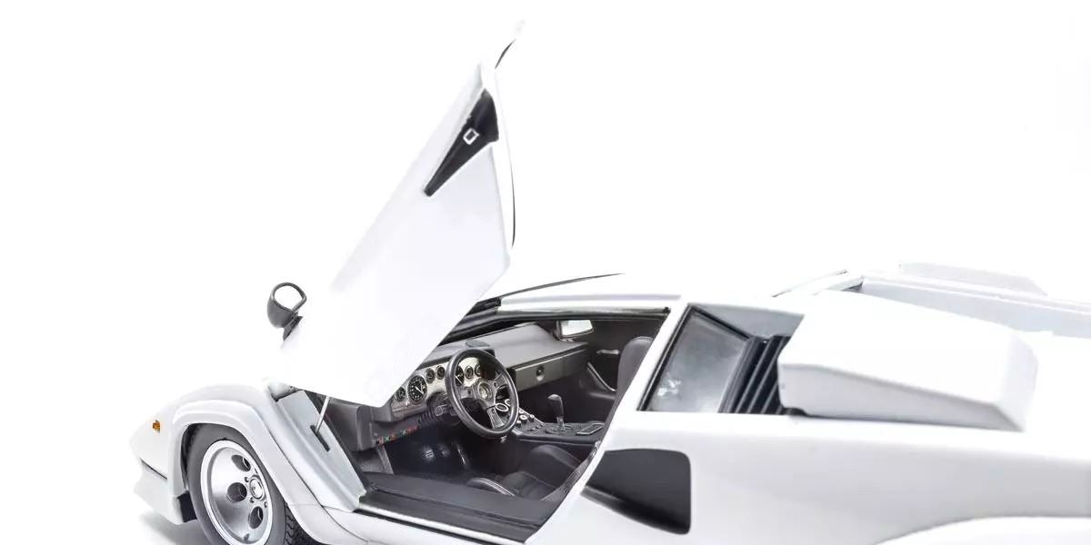 Kyosho 1:18 Lamborghini Countach Lp400 S White