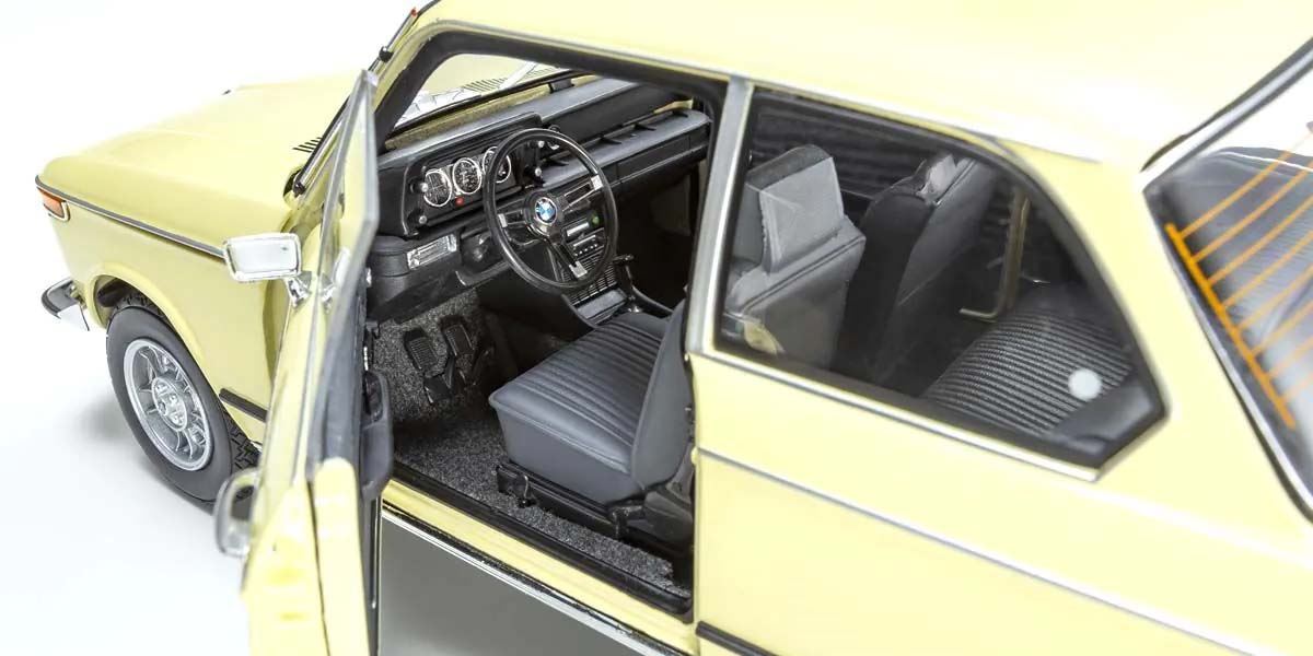 Kyosho 1:18 Bmw 2002 Tii 1972 Cream