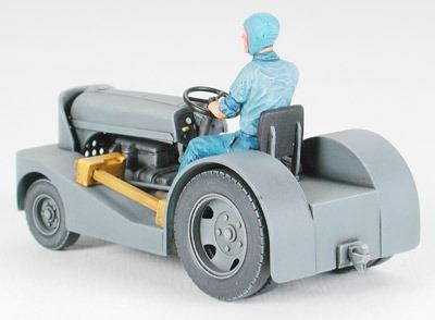 Tamiya 1/48 Vought F4U-1D Corsair With Moto Tug