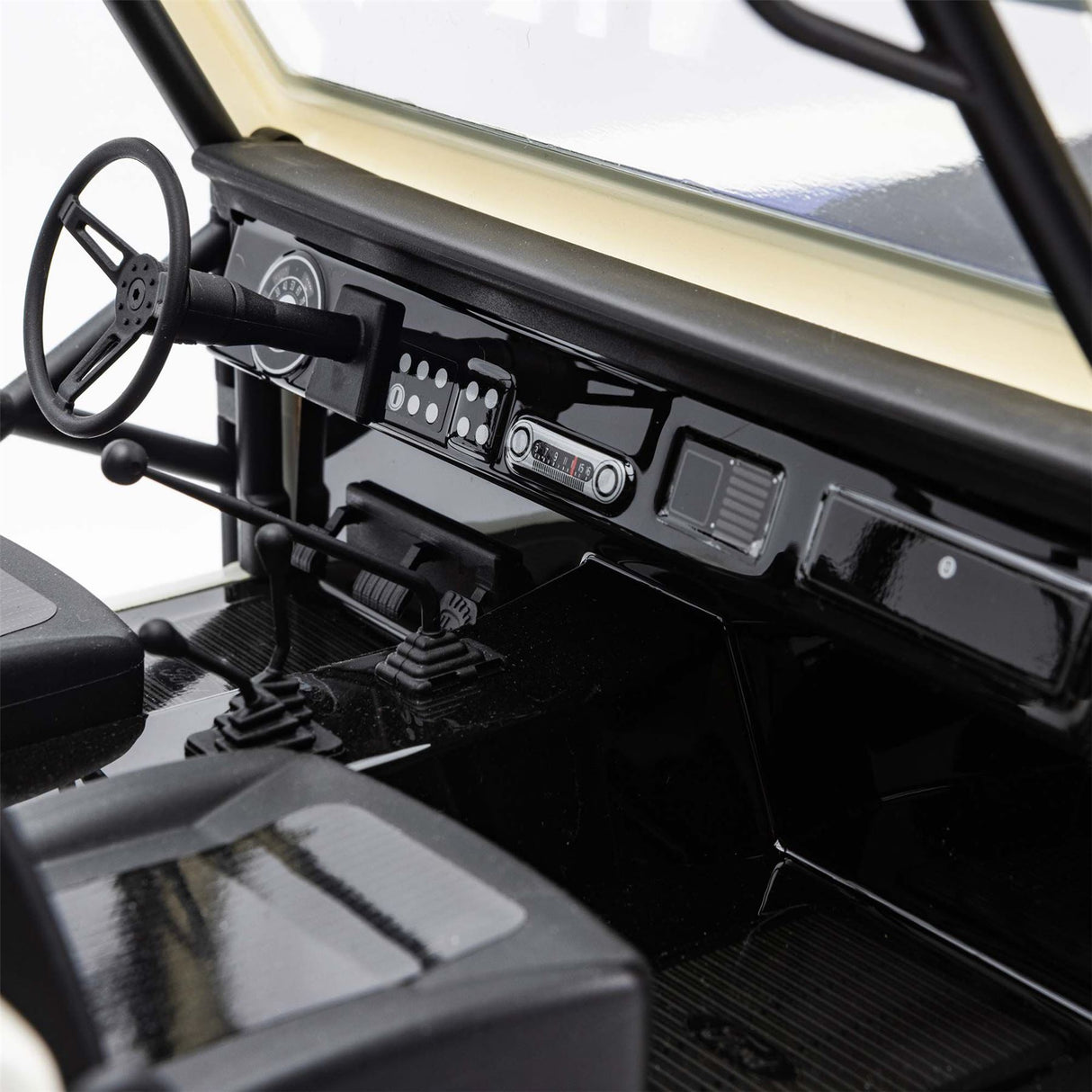 Axial 1/10 SCX10III Early Ford Bronco 4WD RTR, White