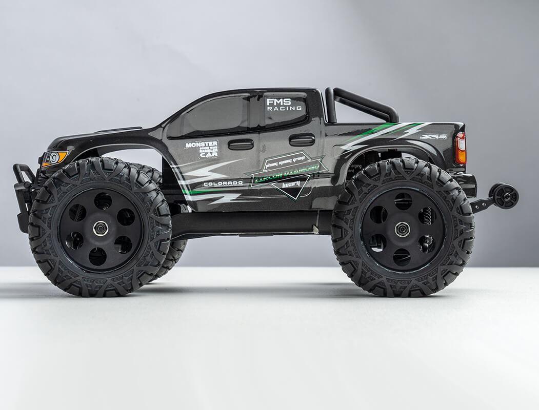 FMS FMT24 1/24TH CHEVROLET COLORADO TRUCK RTR - BLACK