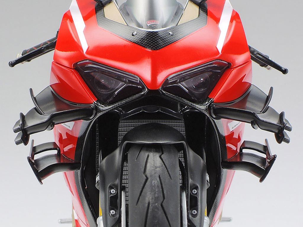 Tamiya DUCATI SUPERLEGGERA V4