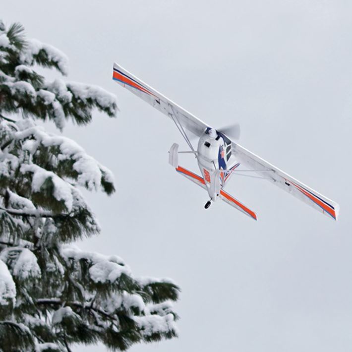 Fms 1400Mm Kingfisher Pnp With Wheels,Floats,Skis And Flaps