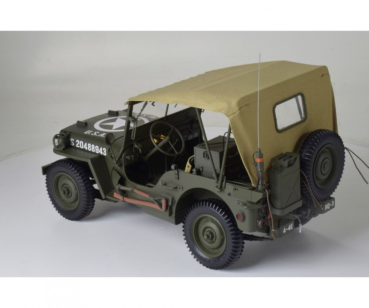 Ixo (Parent) Full Kit Willys & Acc. 1/8 Scale Metal Kit
