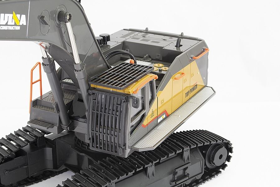 Huina 1/14Th Rc Excavator 2.4G 22Ch W/Die Cast Cab, Bucket