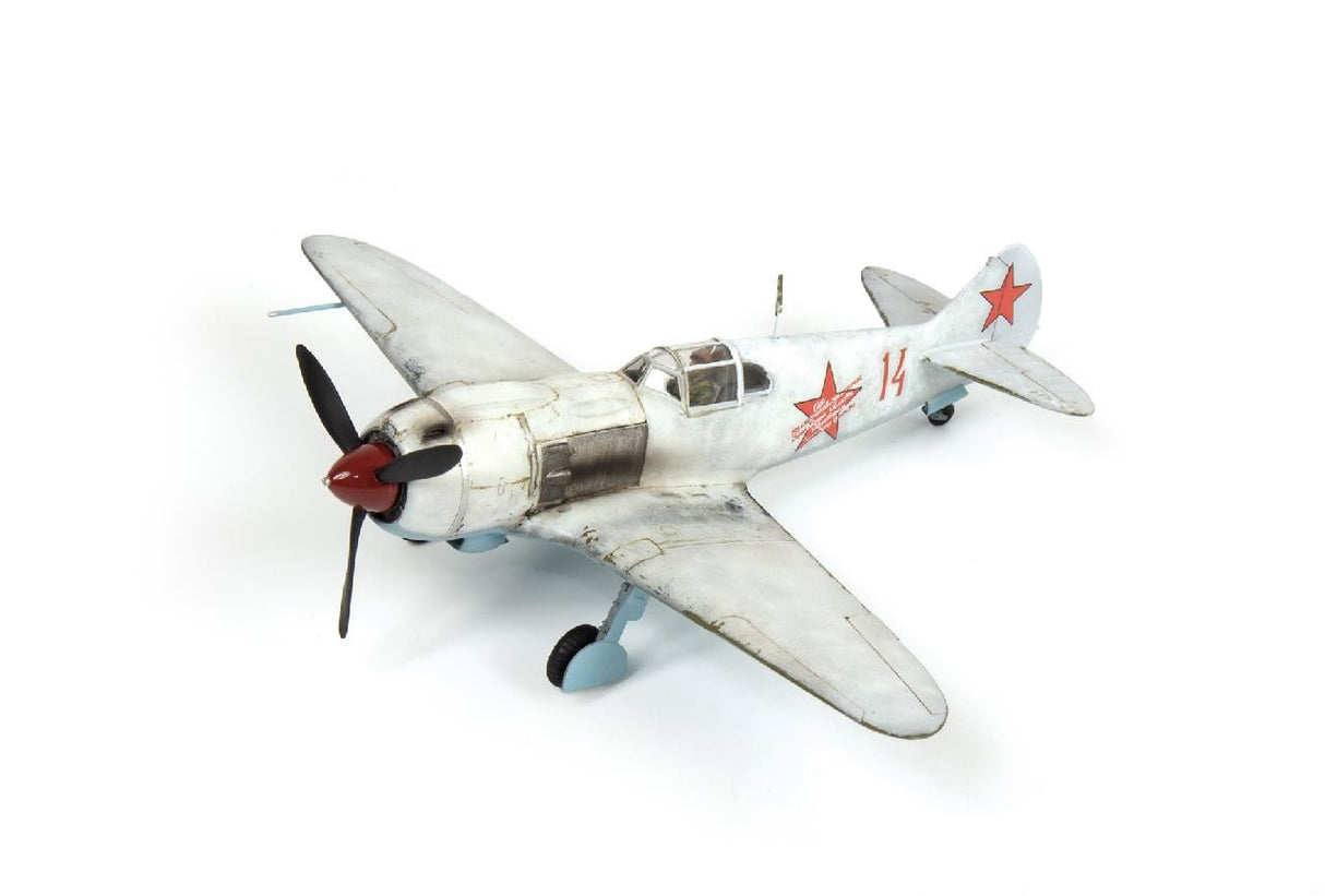 Zvesda Soviet Fighter Lavochkin La-5