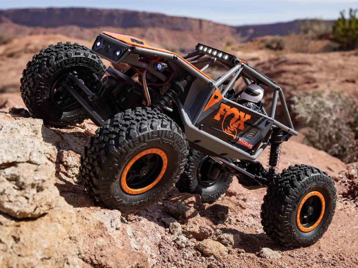 Axial 1/18 UTB18 Capra 4WD Unlimited Trail Buggy RTR, Grey