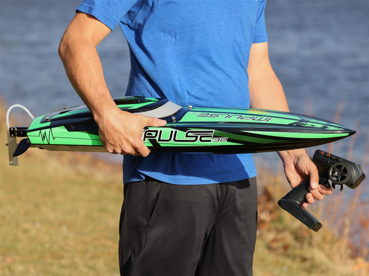 ProBoat Impulse 32 Brushless Deep-V RTR w/Smart, Black/Green