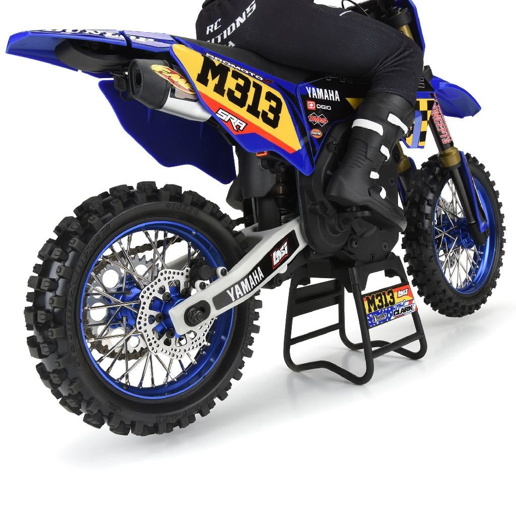 Pro 1/4 Pro-Spec Aluminum V2 Bead Rear Wheel Blue/Blue (1): Prom