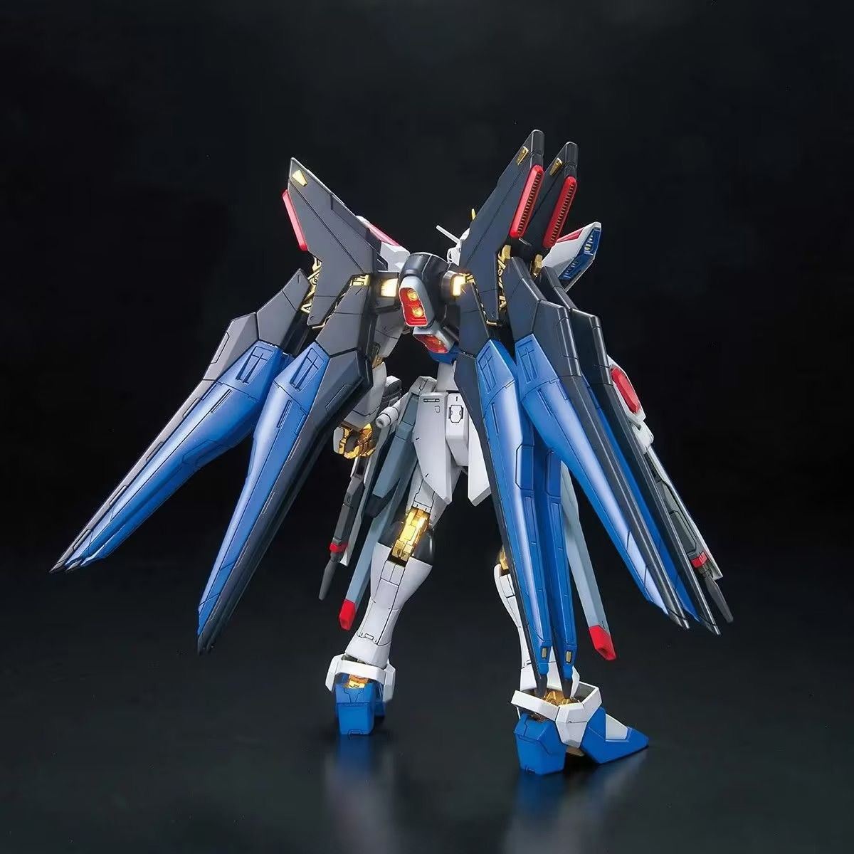 Bandai Hobby Mg 1/100 Strike Freedom Gundam Full Burst Mode