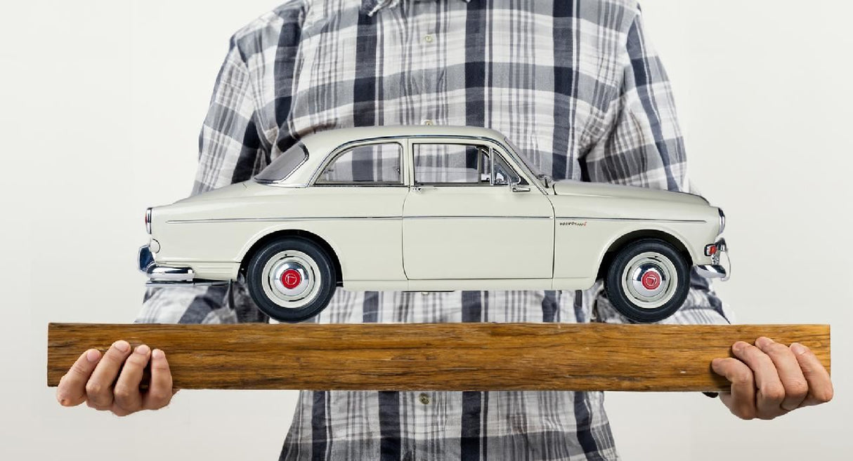 Ixo (Parent) Full Kit Volvo S122 Amazone 1/8 Scale Metal Kit