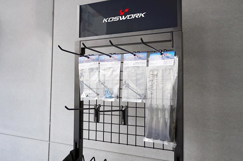 Koswork Display Stand Shock Diff Oil Max Diam 34Mm (385X315X1340Mm)