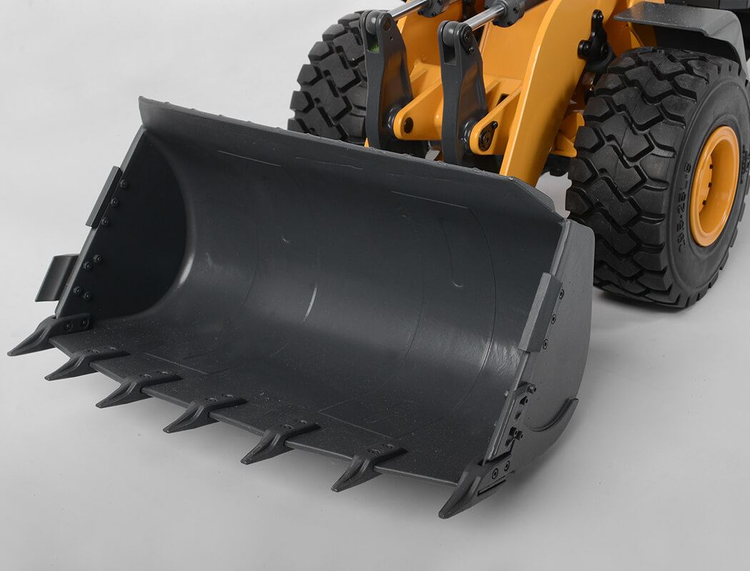 RC4WD 1/14 EARTH MOVER 870K HYDRAULIC WHEEL LOADER (YELLOW AND WHITE)