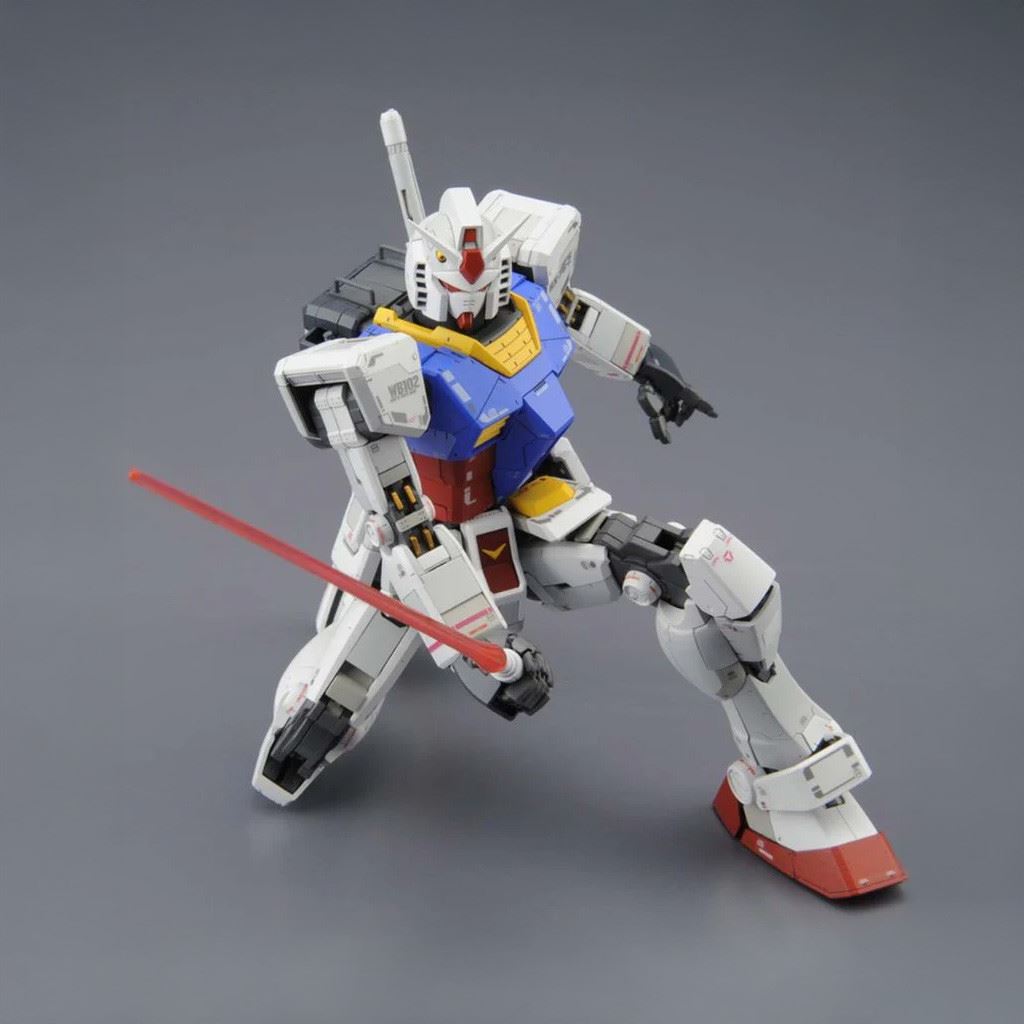 Bandai Hobby Mg 1/100 Gundam Rx-78-2 Version 3.0