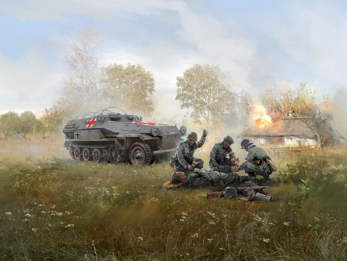 Icm Krankenpanzerwagen Sd.Kfz.251/8 Ausf.A , Wwii German Ambulance With 4 Figures