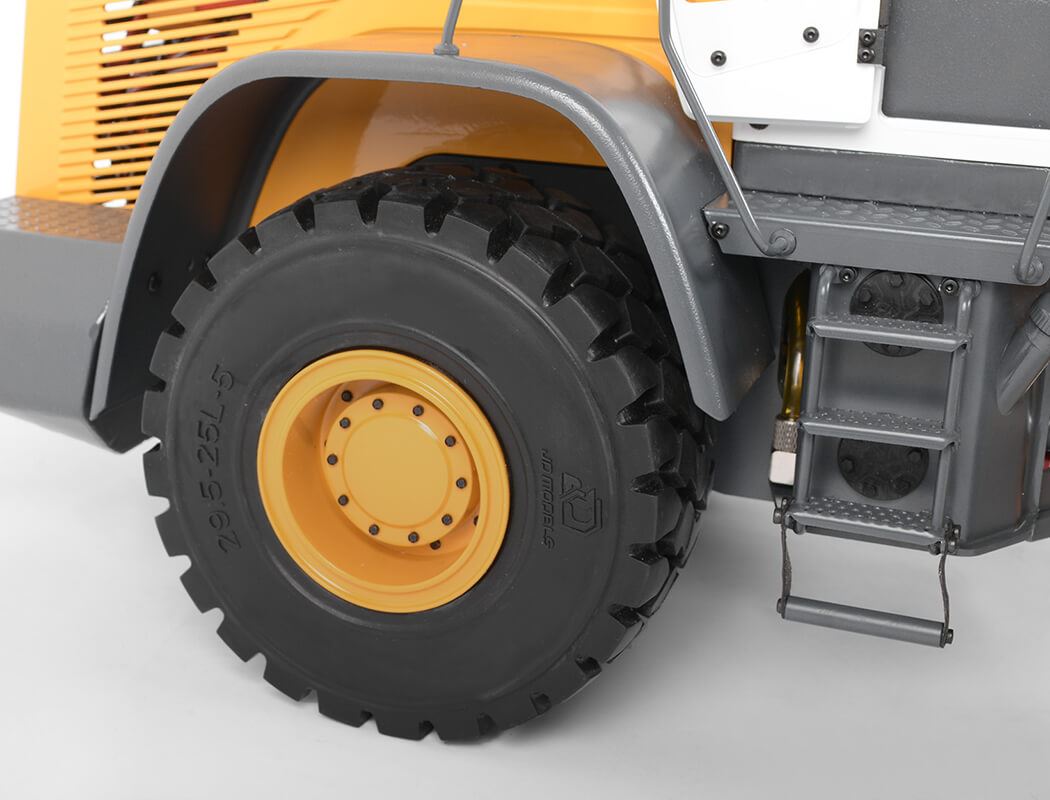 RC4WD 1/14 EARTH MOVER 870K HYDRAULIC WHEEL LOADER (YELLOW AND WHITE)