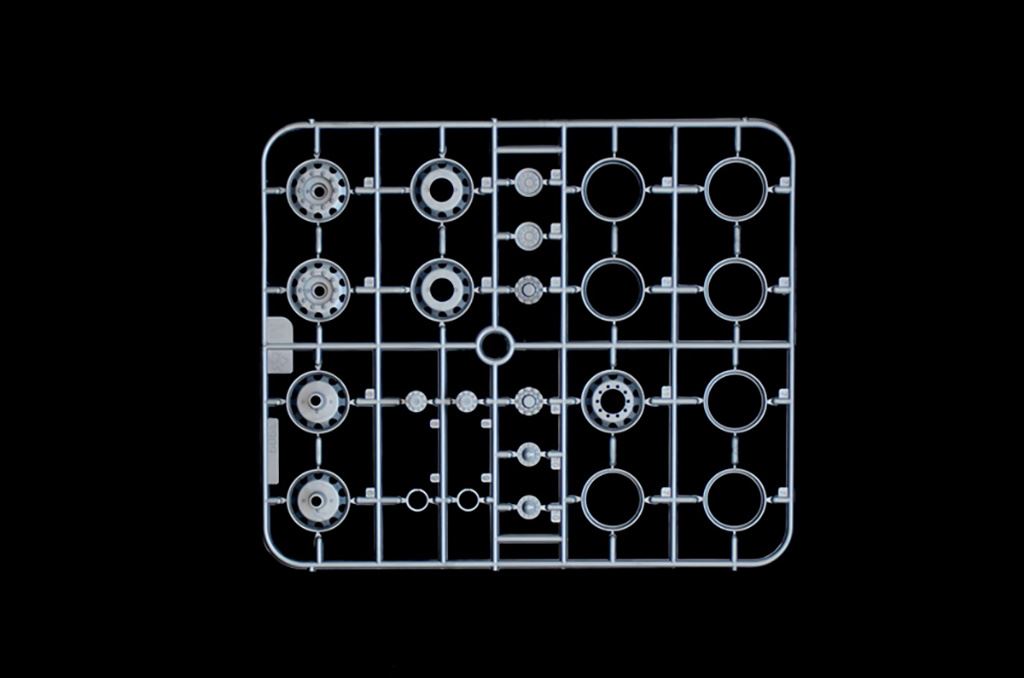 Italeri 1/24 Mercedes Benz Actros Mp4 Showtruck