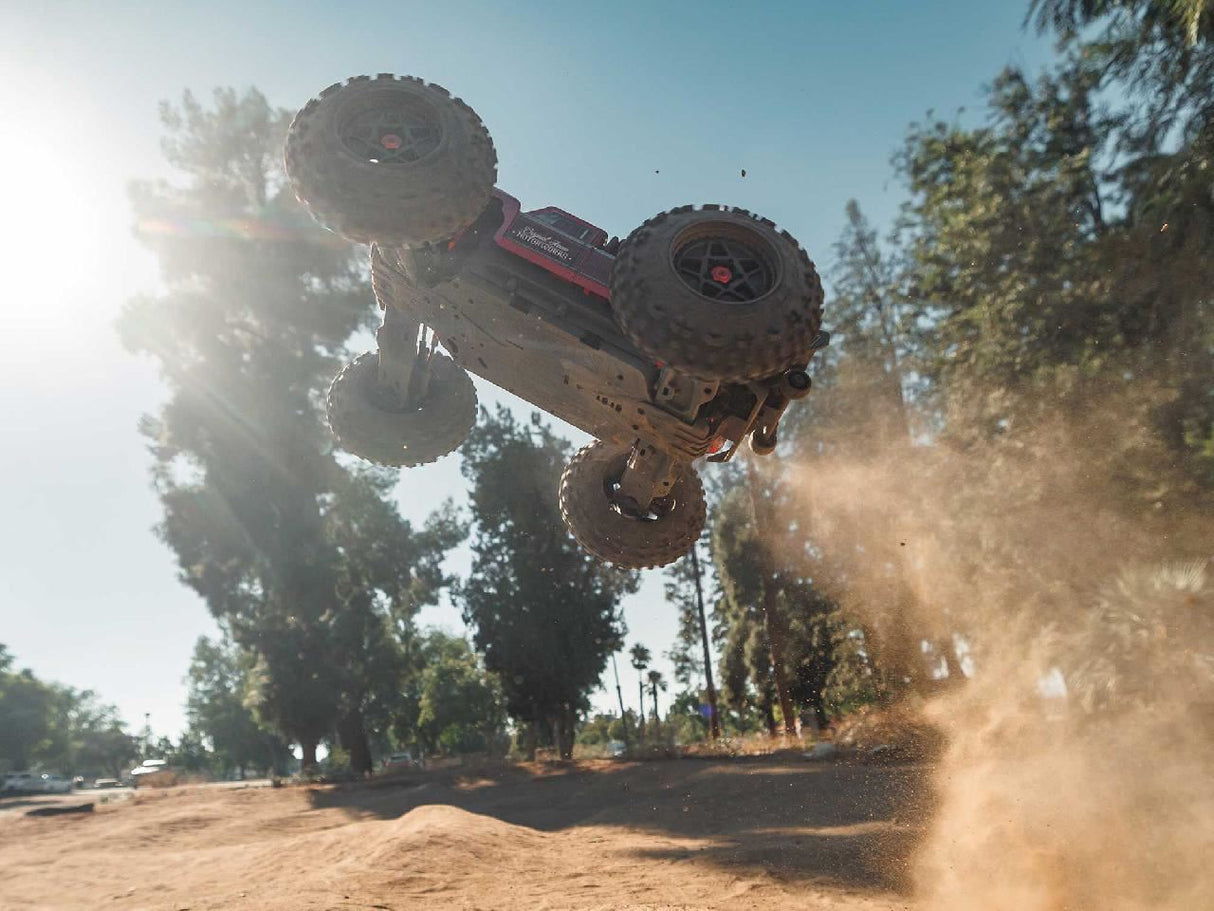Arrma 1/10 Outcast 4x4 4S BLX Centre Diff Stunt MT (Red)