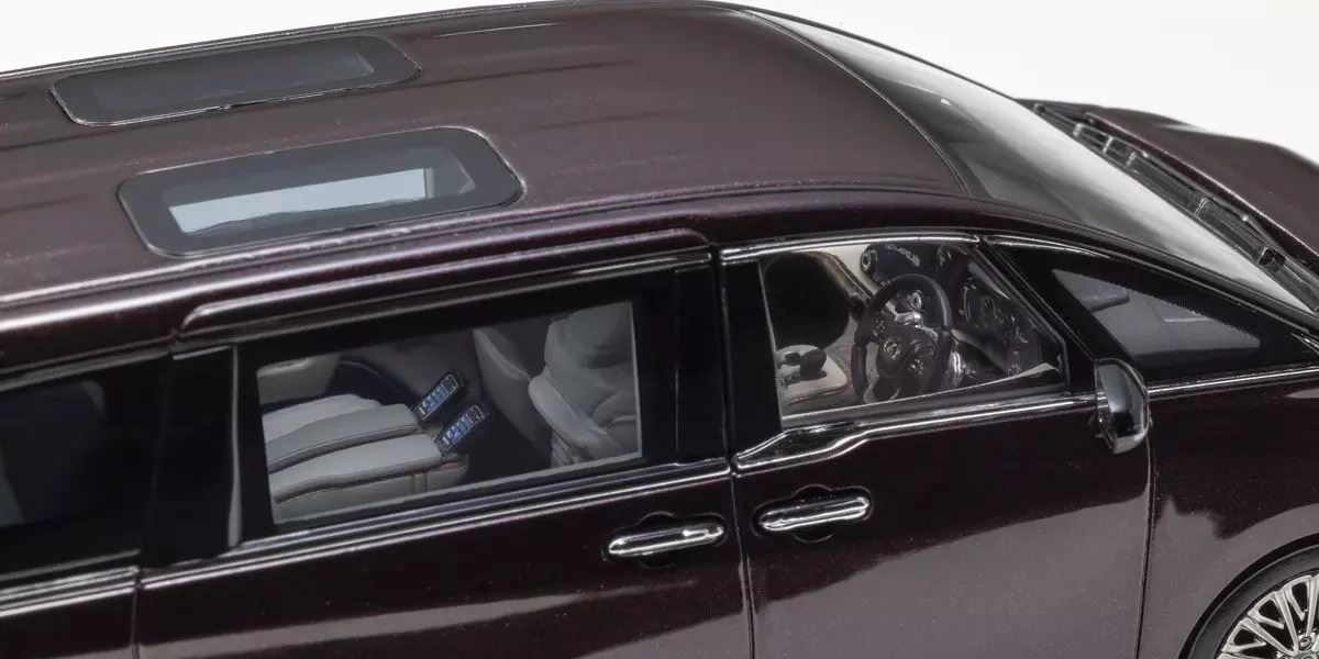 Kyosho 1:43 Lexus Lm (Sonic Agate)
