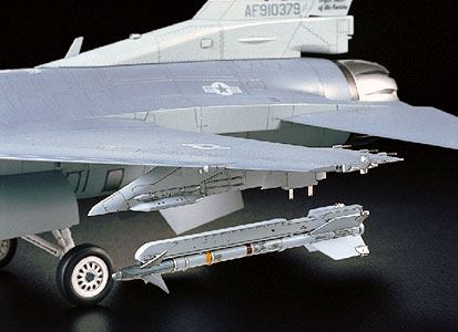 Tamiya 1/32 Lockheed F-16 Cj F.Falcon