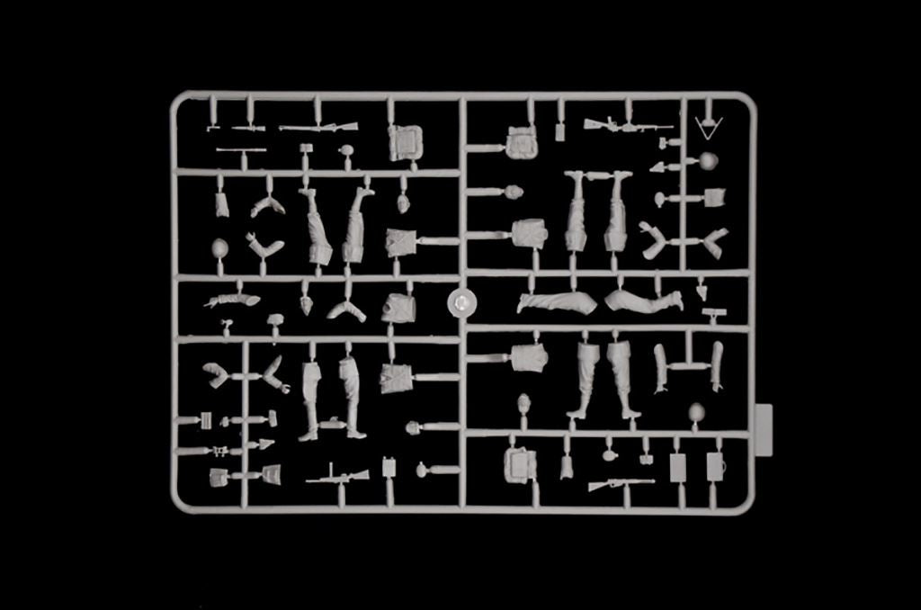 Italeri M14/41 with Italian Inf. RR