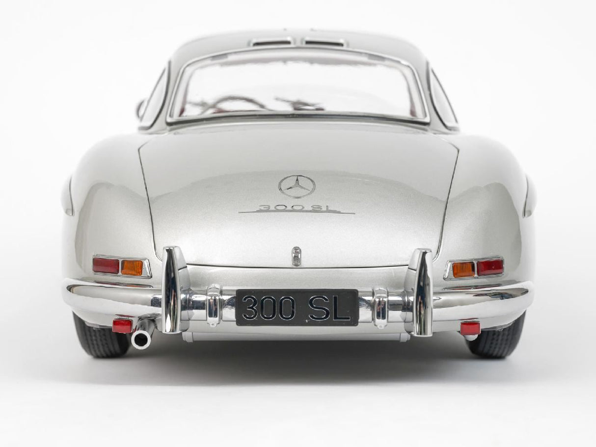 Ixo (Parent) Mercedes 300 Sl Silver 1/8 Scale Full Metal Kit