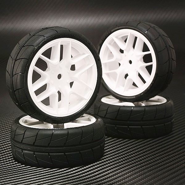 Sweep Hankook Tread 32Deg 24mm Glued Tc Tyres 12 Spoke Carpet (2)