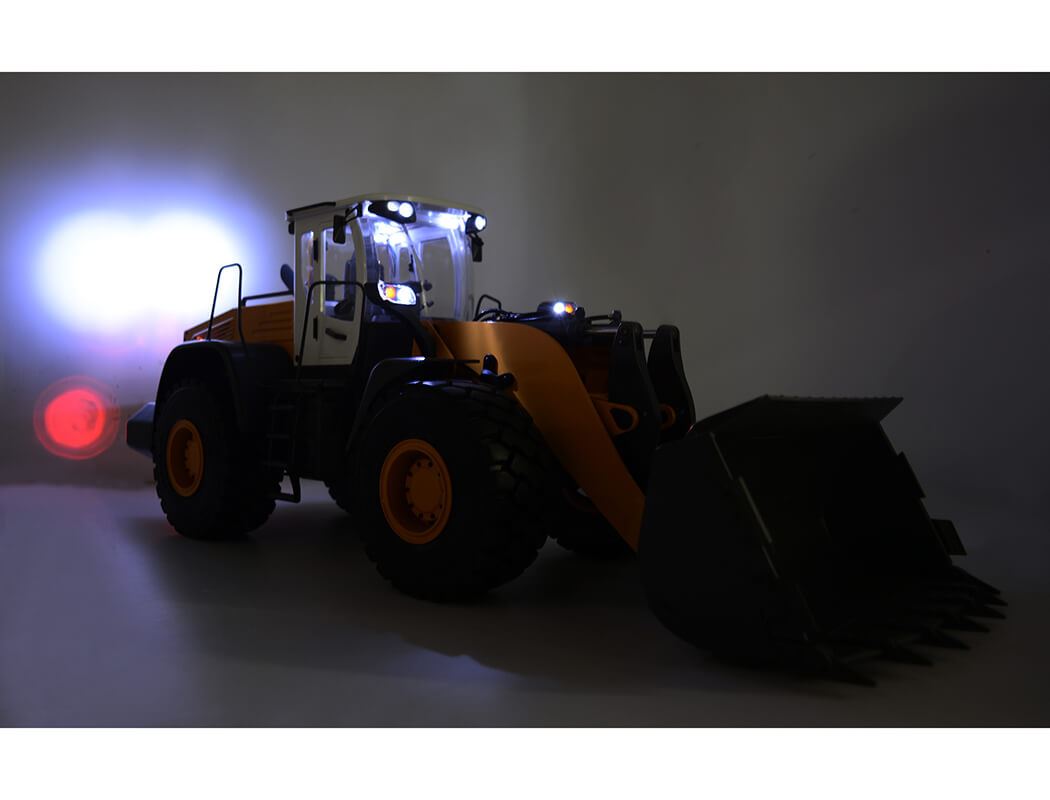 RC4WD 1/14 EARTH MOVER 870K HYDRAULIC WHEEL LOADER (YELLOW AND WHITE)