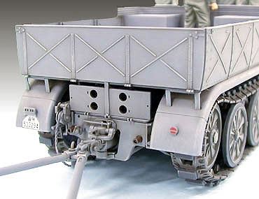 Tamiya German 18 Ton Half-Track Famo