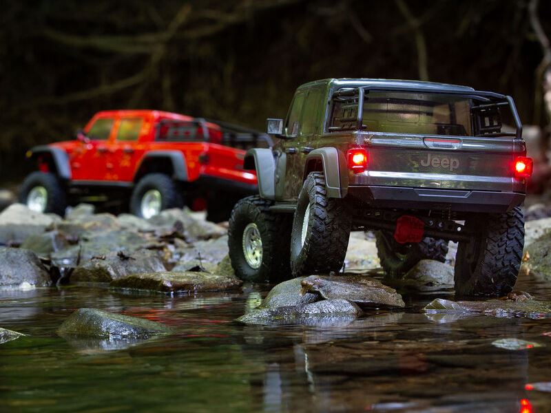 Axial 1/10 SCX10III Jeep JT Gladiator with Portals RTR, Red