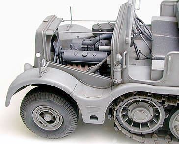 Tamiya German 18 Ton Half-Track Famo