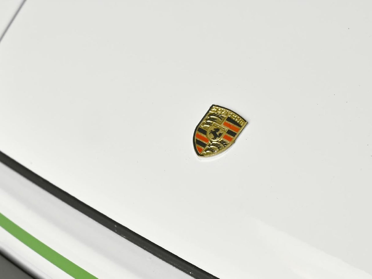 Ixo (Parent) White Porsche 911 Carrera Rs 2.7 1/8 Scale Full Metal Kit