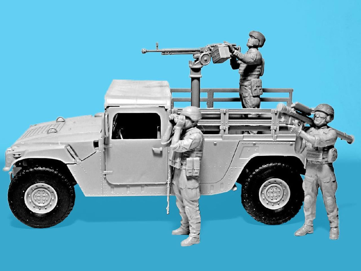 Icm 'Drone Hunters’ Humvee M1097A2 Cargo Carrier, Dshkm & Crew Figures)