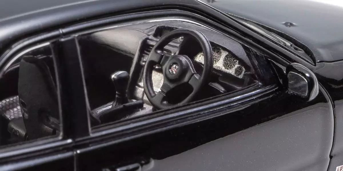 Kyosho 1:43 Nissan Skyline R34 Gt-R V-Spec Ii Black Pearl