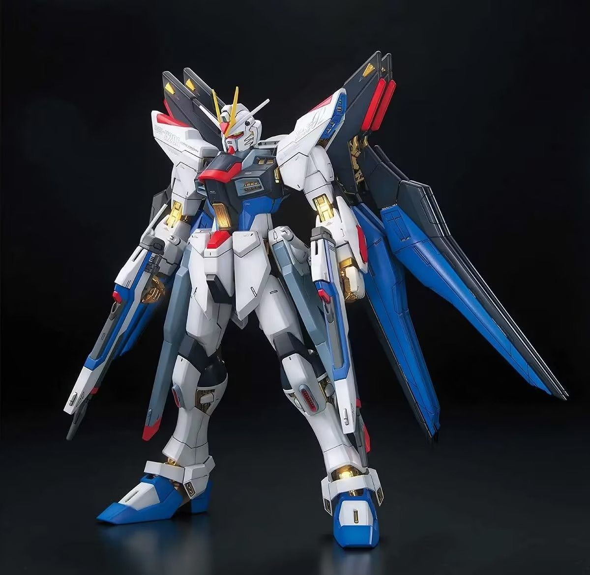 Bandai Hobby Mg 1/100 Strike Freedom Gundam Full Burst Mode