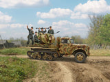 Icm Inachtung! Sie Fliegen!In Sd.Kfz.3B With 2 Cm Flak 38 And 4 Crew Figures