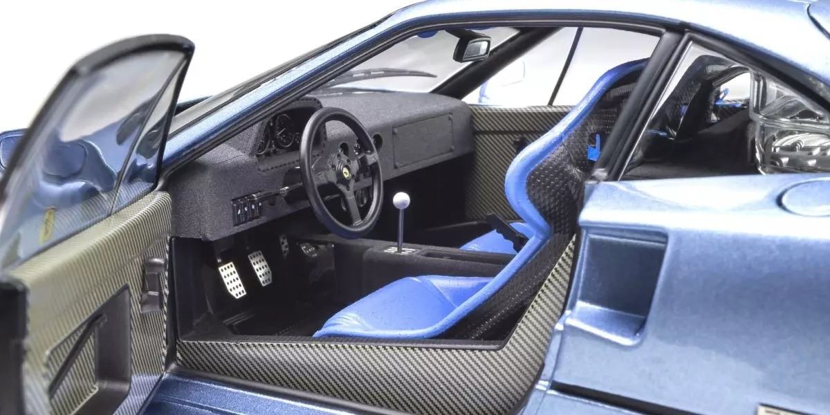 Kyosho 1:18 Ferrari F40 Light Blue Metallic 1987 Die-Cast Collection