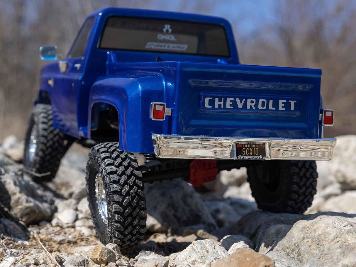 Axial 1/10 SCX10 III Base Camp 1982 Chevy K10 4X4 RTR, Blue