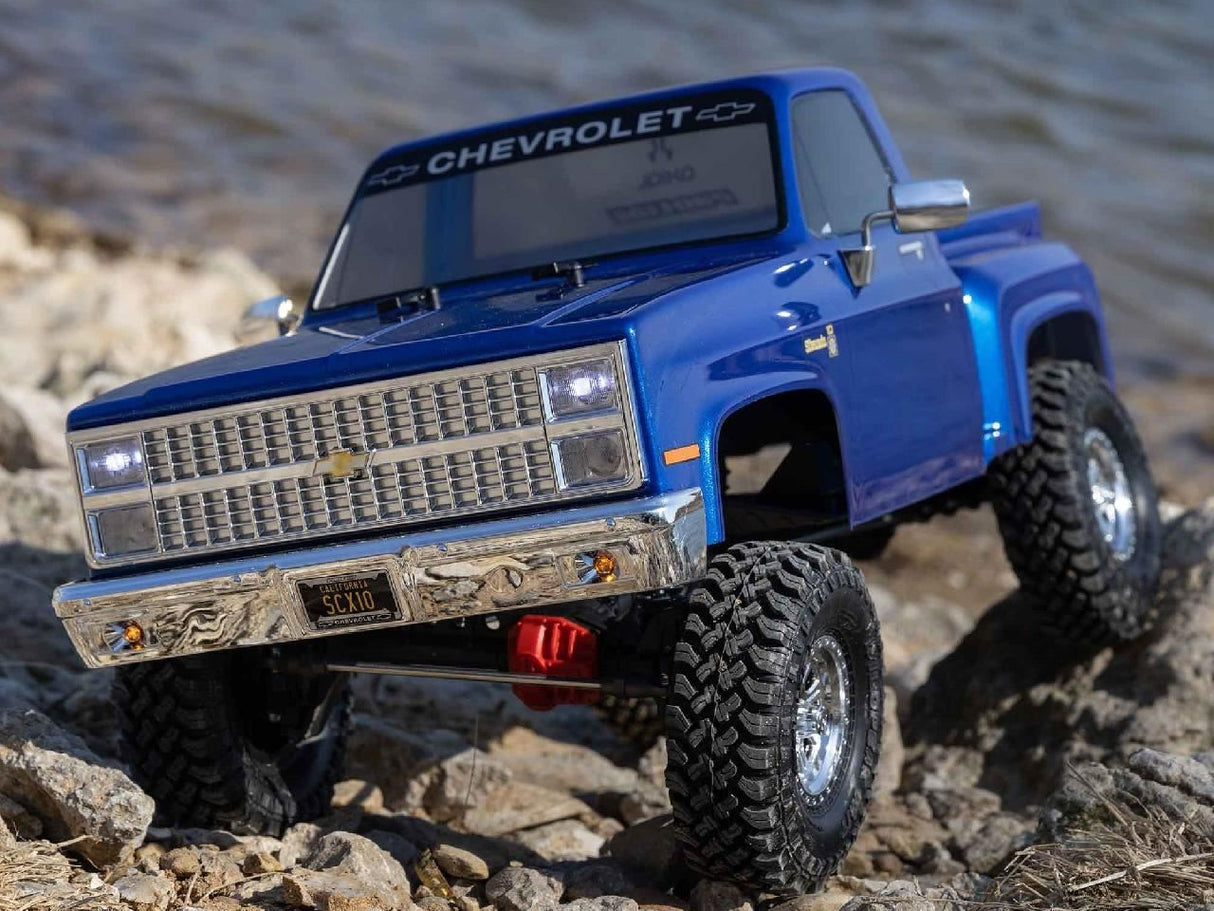 Axial 1/10 SCX10 III Base Camp 1982 Chevy K10 4X4 RTR, Blue
