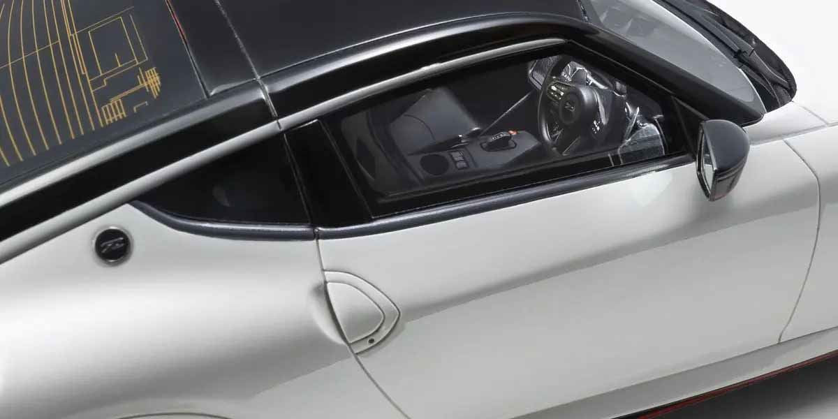 Kyosho 1:18 Resin Samurai Collection Nissan Fairlady Z 2024 White