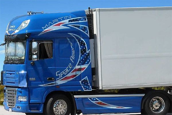 Italeri 1/24 Daf Xf 105 Space America