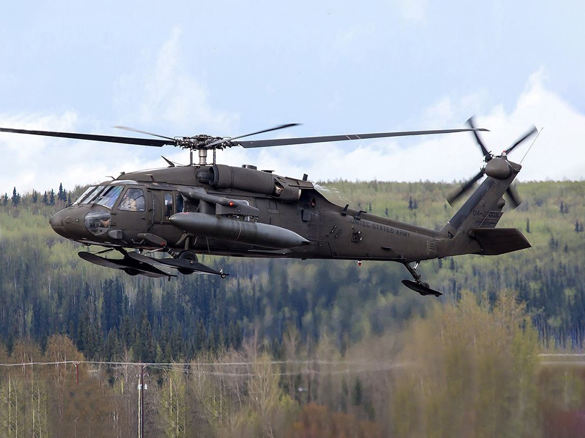 Icm Uh-60A Black Hawk With Esss & Skis