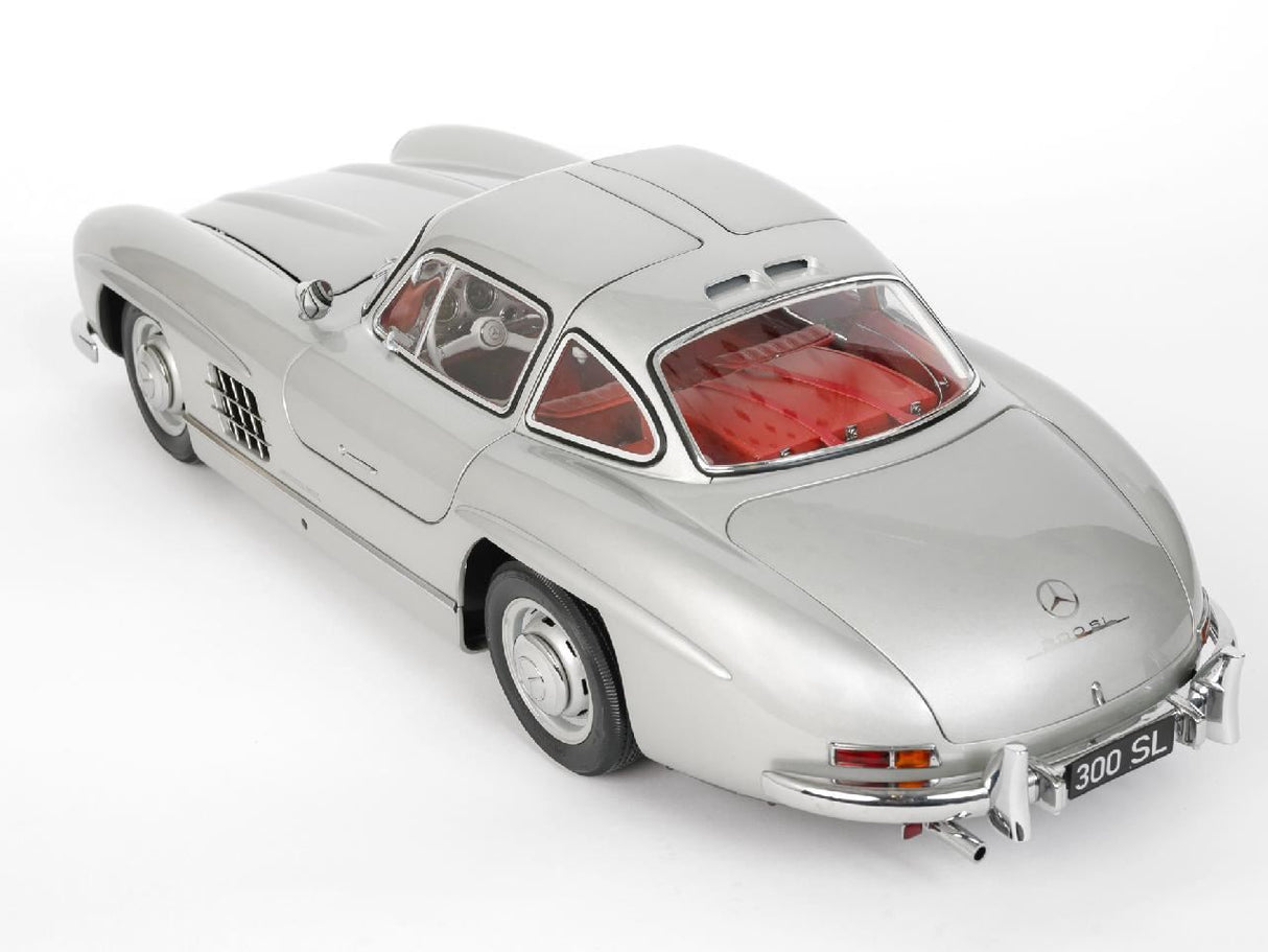 Ixo (Parent) Mercedes 300 Sl Silver 1/8 Scale Full Metal Kit
