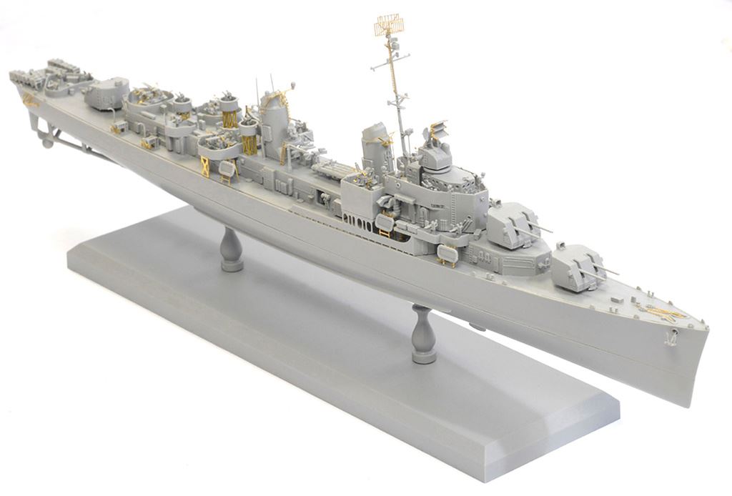 Dragon U.S.S. Gearing DD-710 Gearing Class Destroyer 1945